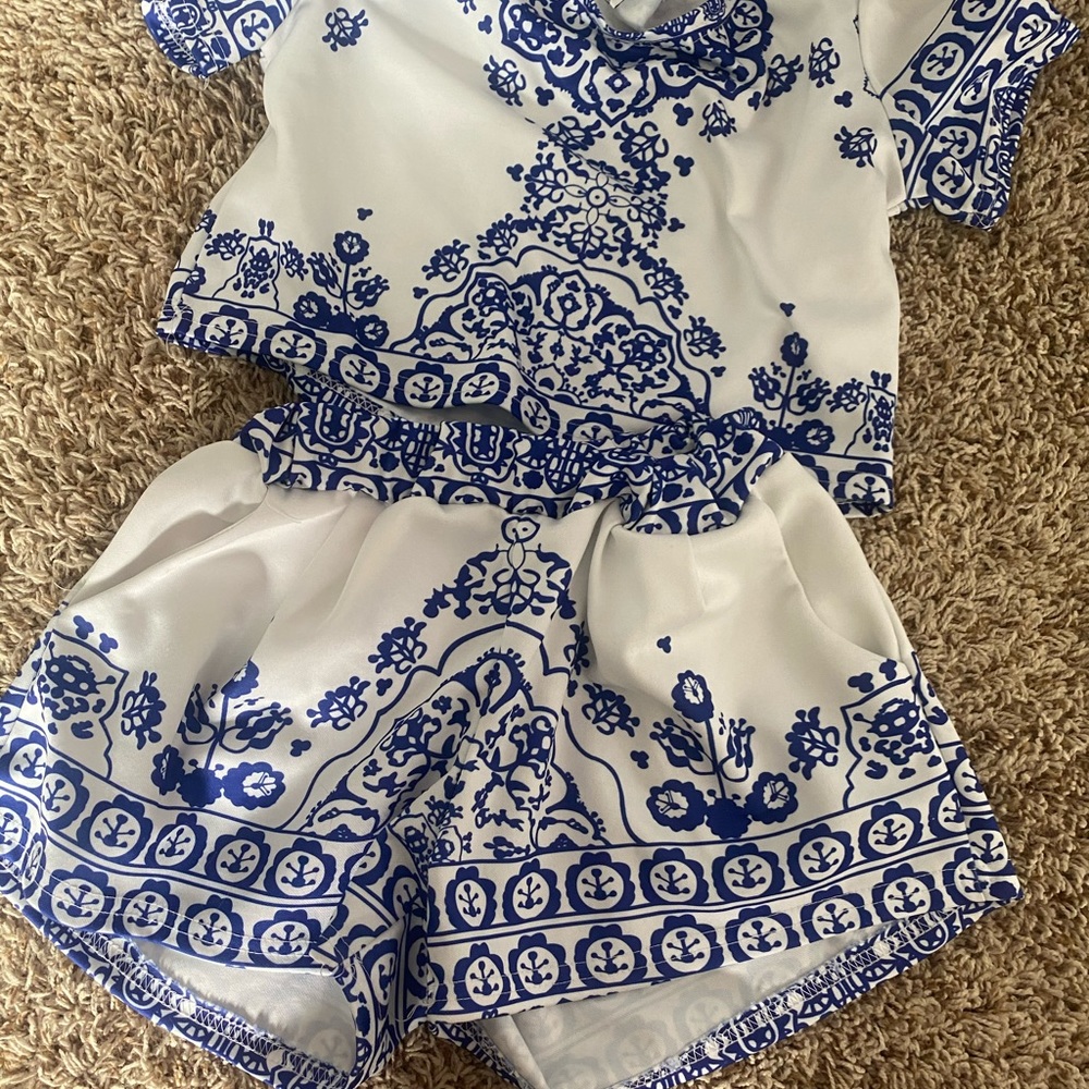 Blue And White Patterned Matching Set - image 2